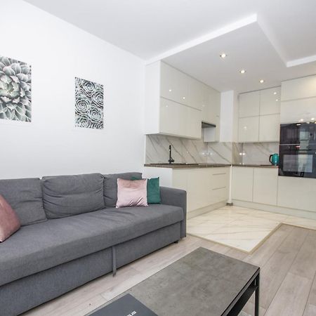 Inpoint Zablocie Modern Apartments For Work&Travel Cracovia Esterno foto